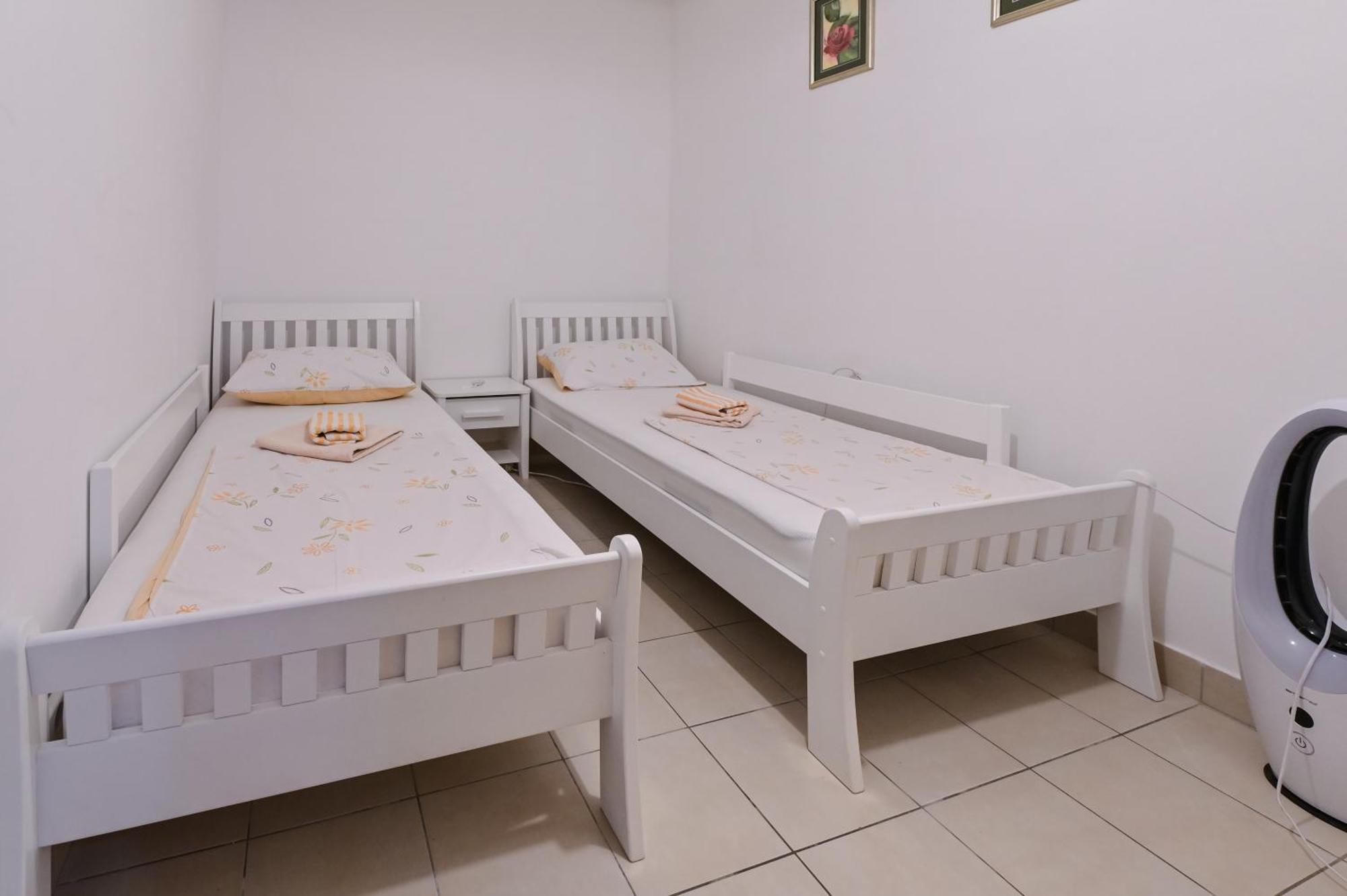 Apartments Smoky Novalja Pokój zdjęcie
